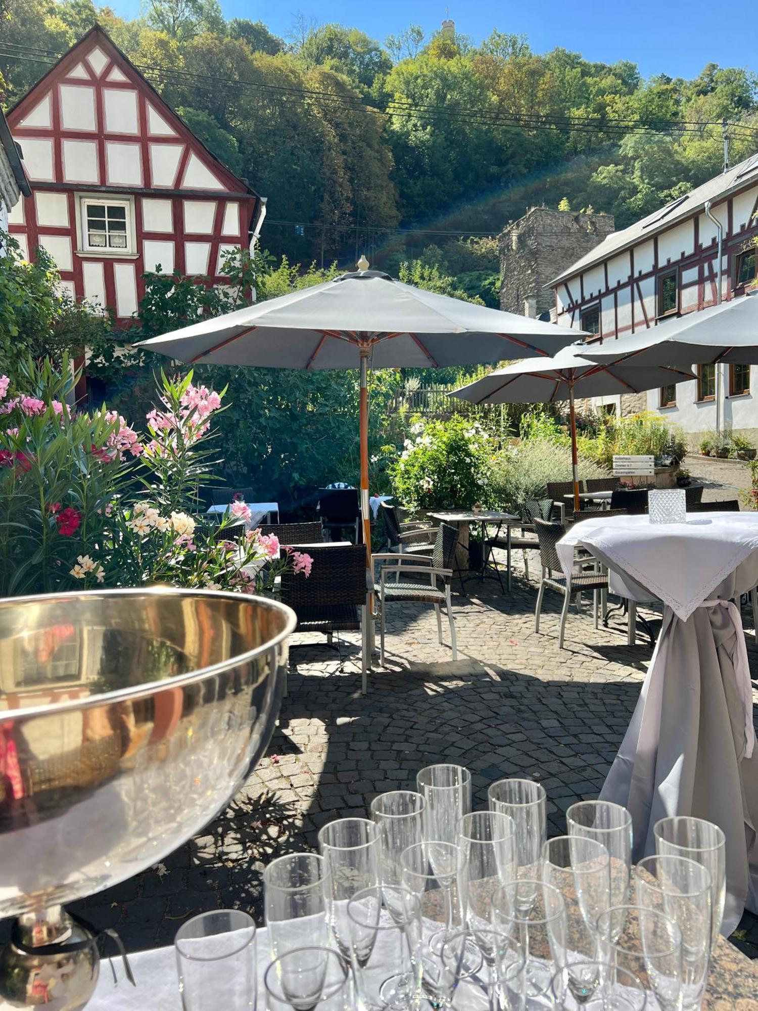 Landgasthof Zum Weissen Schwanen Браубах Экстерьер фото